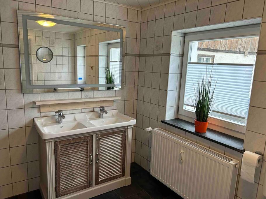Maisonette-Fewo Fritz Mit Infrarotsauna Grossschonau Bagian luar foto